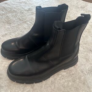 Zara Chunky Chelsea Boot - size 10.5